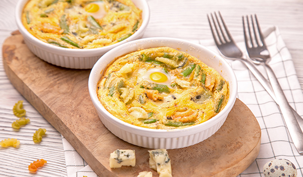 Яичница с пастой и стручковой фасолью