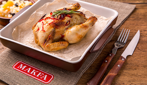 Цыпленок, фаршированный рисом и сухофруктами