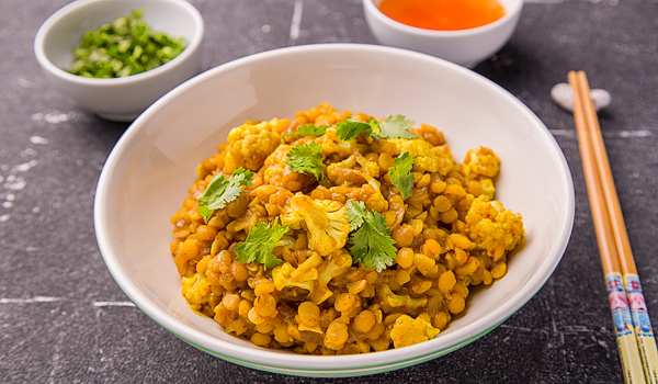 Карри из гороха и цветной капусты