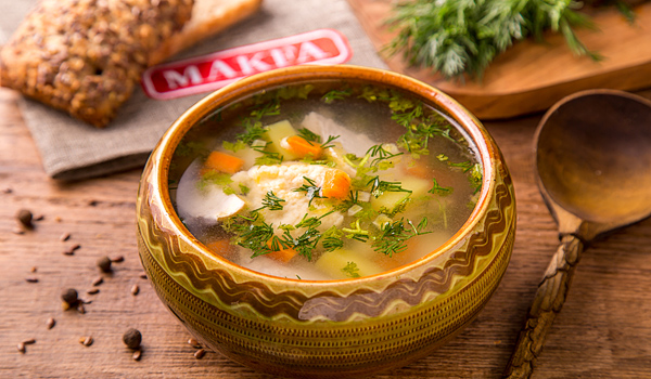 Куриный суп с манными клецками