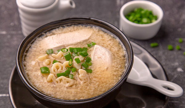 Asian Soup with Beaten Eggs and Macaroni