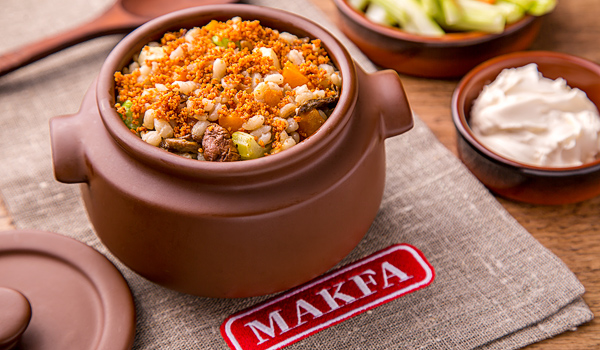 Перловка в горшочках