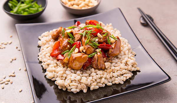 大麦米鸡肉包饭