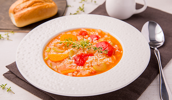 شوربة الطماطم البولندية مع الأرز